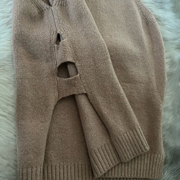 ELODIE Light Camel Beautiful Thick Sleeveless Turtleneck Sweater Blouse - Picture 3 of 6